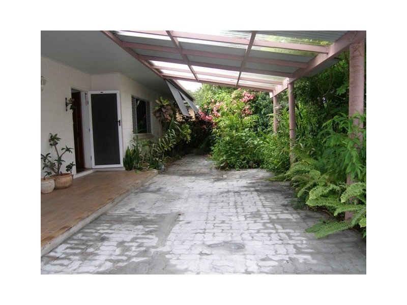 40 Oleander Street, Holloways Beach QLD 4878