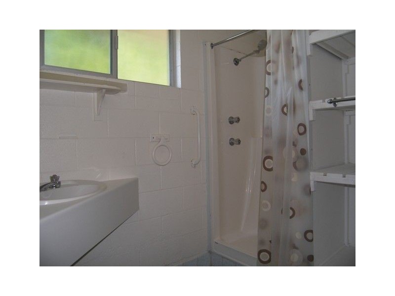 37 Tamarind Street, Holloways Beach QLD 4878