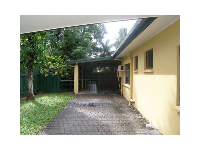 1/8 Jacaranda Street, Holloways Beach QLD 4878