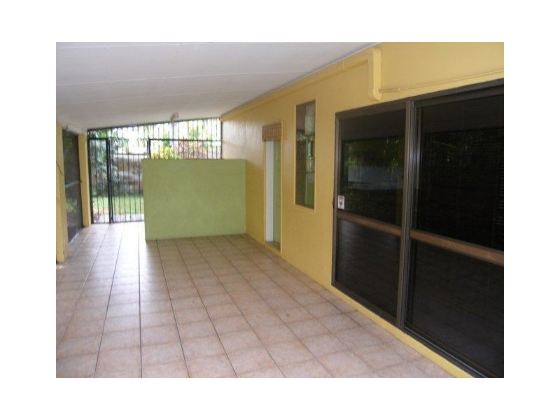 1/8 Jacaranda Street, Holloways Beach QLD 4878