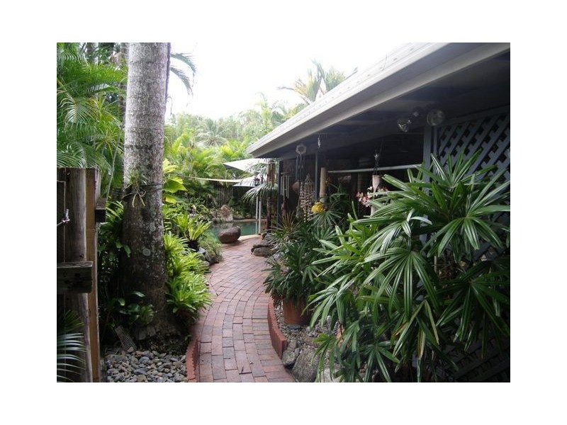 1/21 Caribbean Street, Holloways Beach QLD 4878