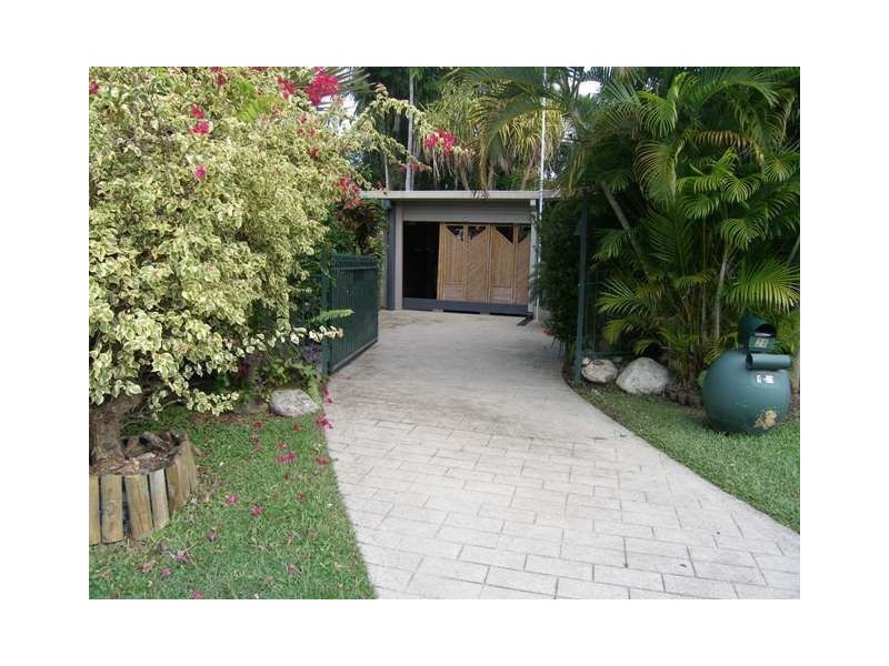 1/21 Caribbean Street, Holloways Beach QLD 4878