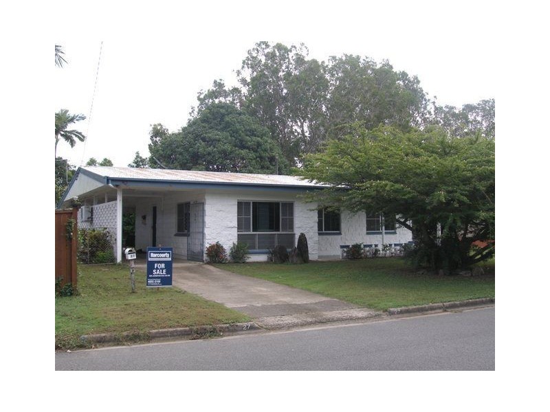 27 Oak Street, Holloways Beach QLD 4878