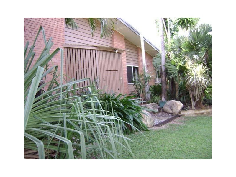 26 Maple Street, Holloways Beach QLD 4878