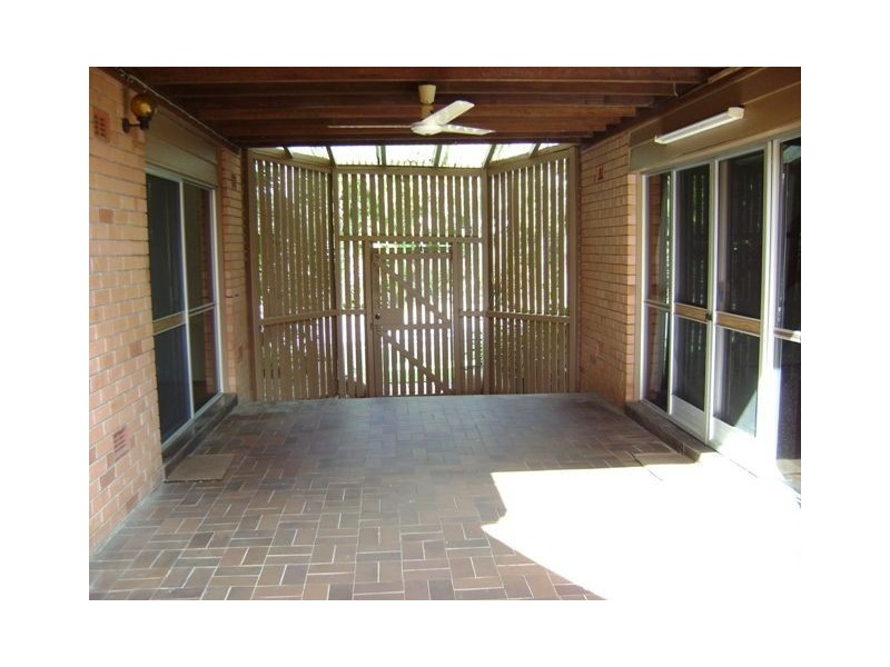 26 Maple Street, Holloways Beach QLD 4878