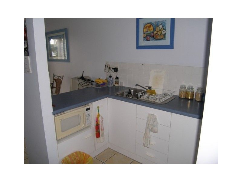 11/129 Oleander Street, Holloways Beach QLD 4878