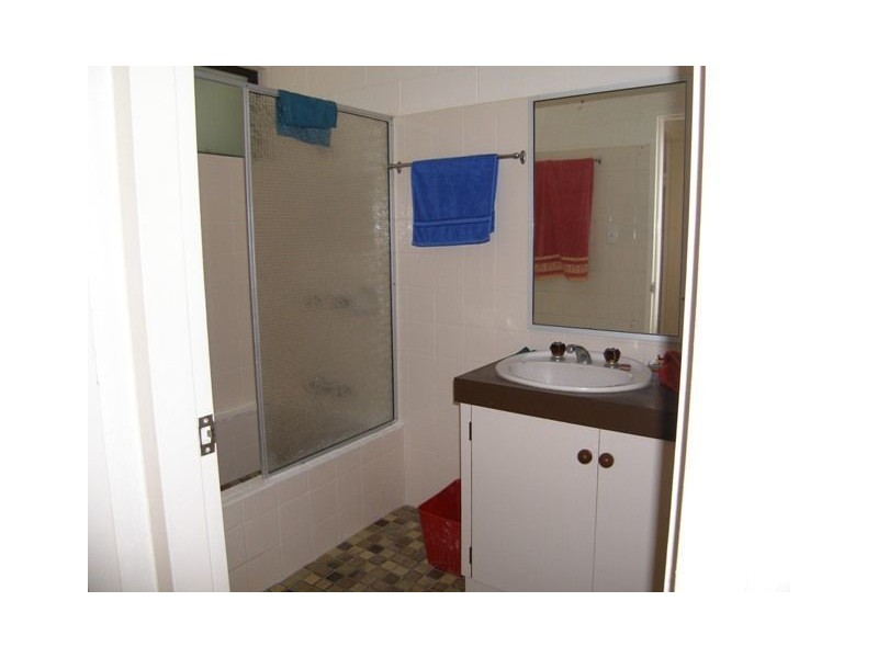 2/126 Wistaria Street, Holloways Beach QLD 4878