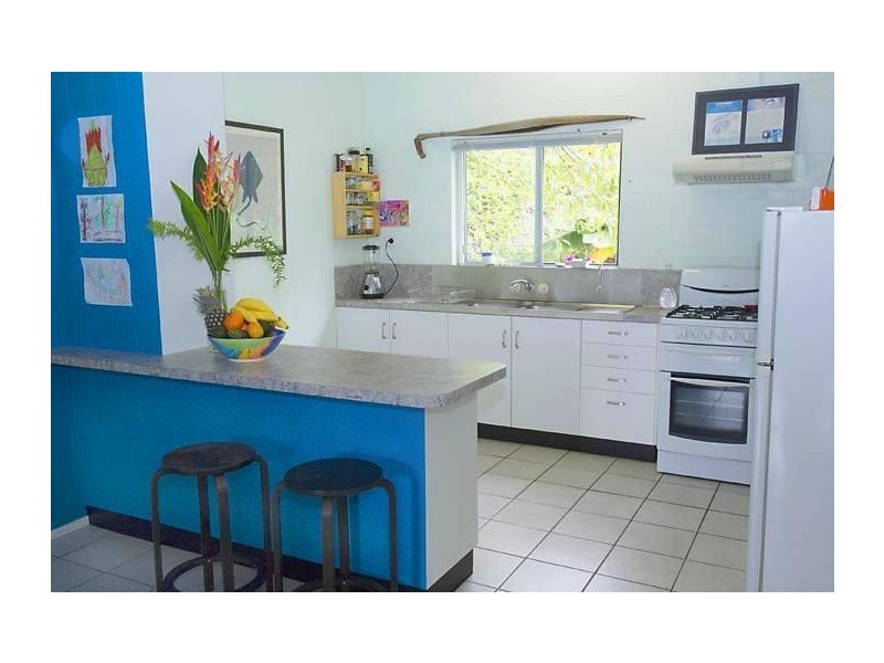 25 Bamboo Street, Holloways Beach QLD 4878