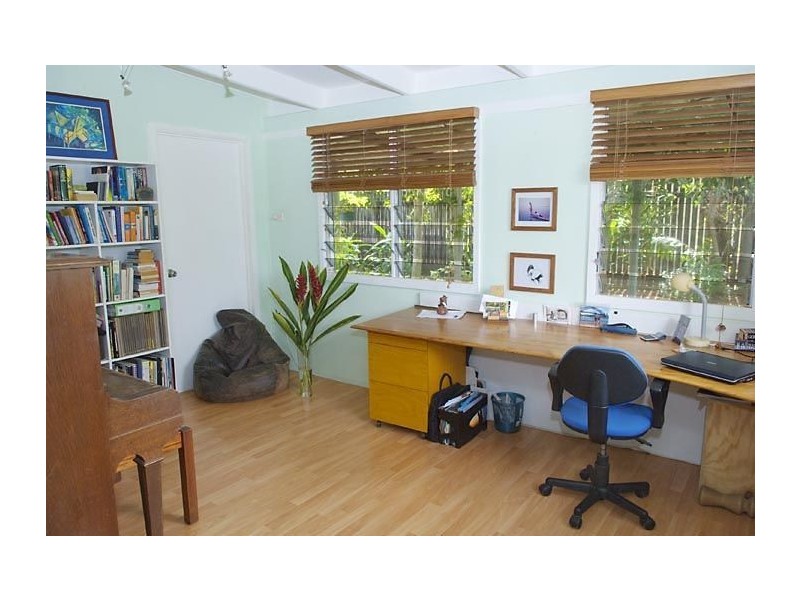 25 Bamboo Street, Holloways Beach QLD 4878