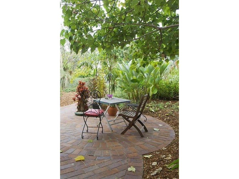25 Bamboo Street, Holloways Beach QLD 4878