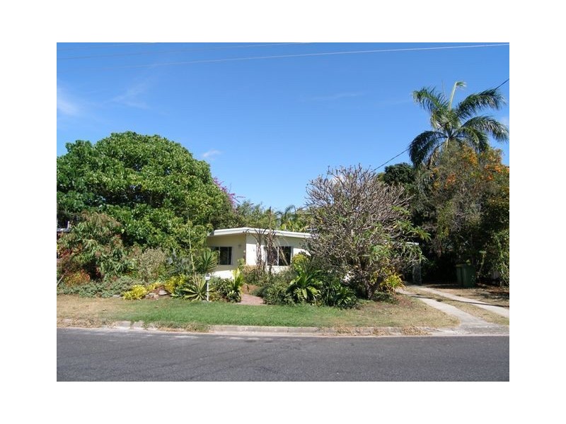 25 Bamboo Street, Holloways Beach QLD 4878