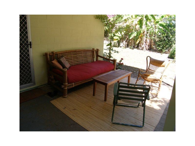 25 Bamboo Street, Holloways Beach QLD 4878