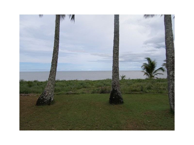 46 Cinderella Street, Machans Beach QLD 4878