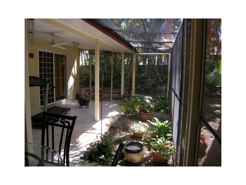 9 Granadilla Close, Holloways Beach QLD 4878