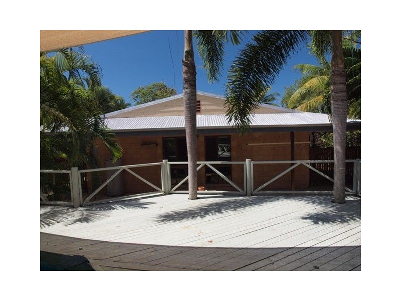 86 Baronia Crescent, Holloways Beach QLD 4878