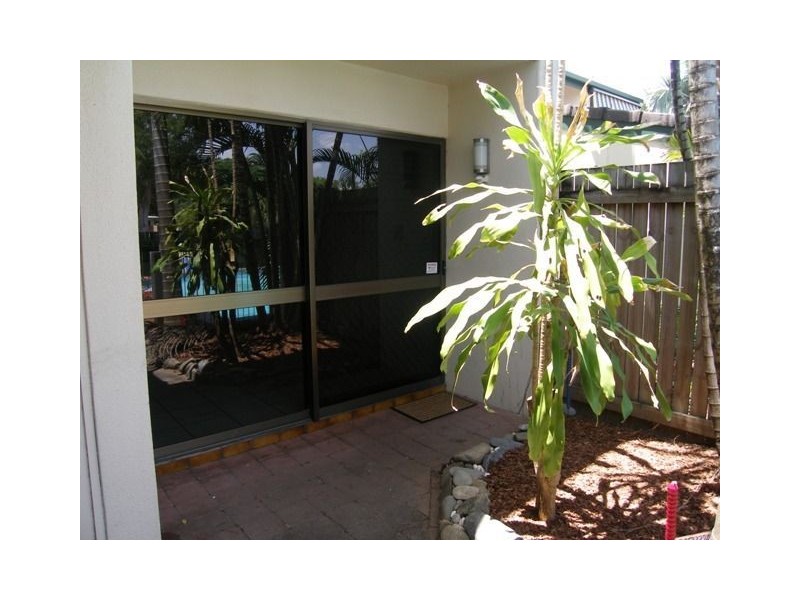 2/22 Mimosa Street, Holloways Beach QLD 4878