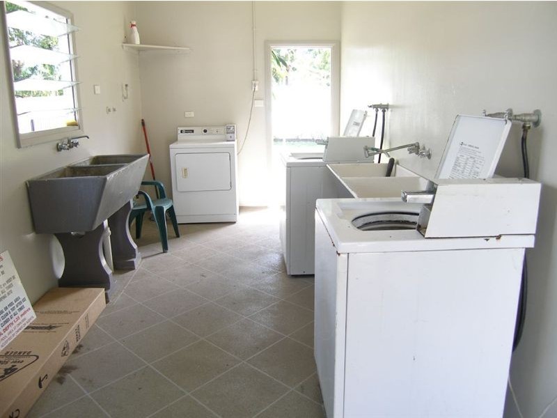 6/9 coconut, Holloways Beach QLD 4878