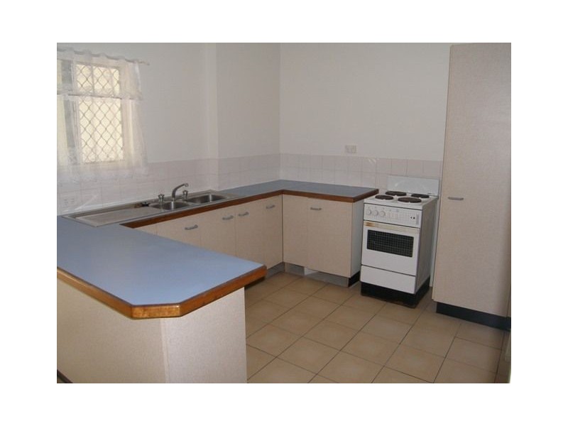 2/108 Wistaria Street, Holloways Beach QLD 4878