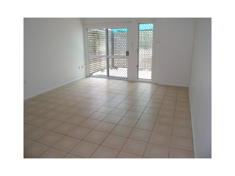 2/108 Wistaria Street, Holloways Beach QLD 4878