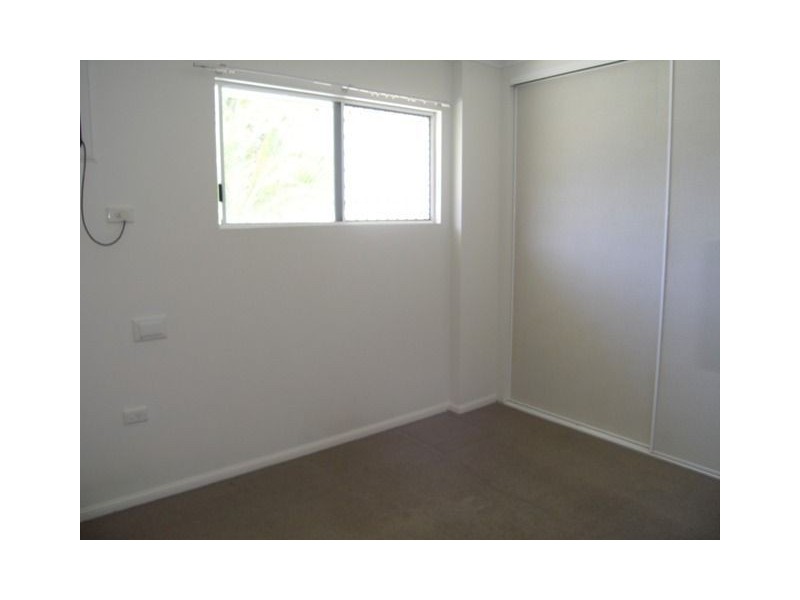 2/108 Wistaria Street, Holloways Beach QLD 4878