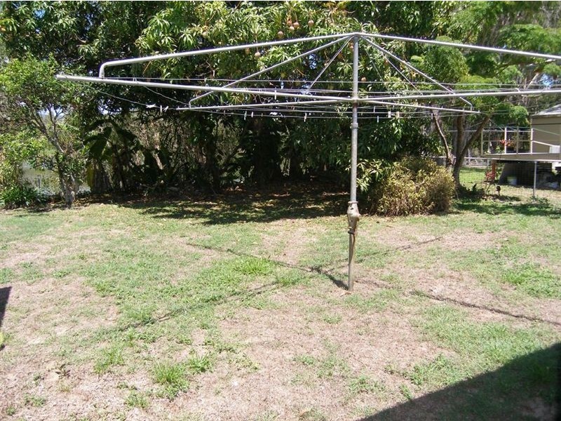 27 Oak Street, Holloways Beach QLD 4878