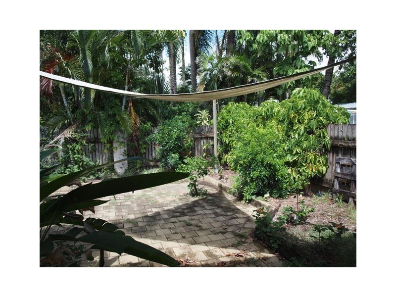 45 Baronia Crescent, Holloways Beach QLD 4878
