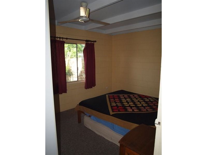 118 Wistaria Street, Holloways Beach QLD 4878