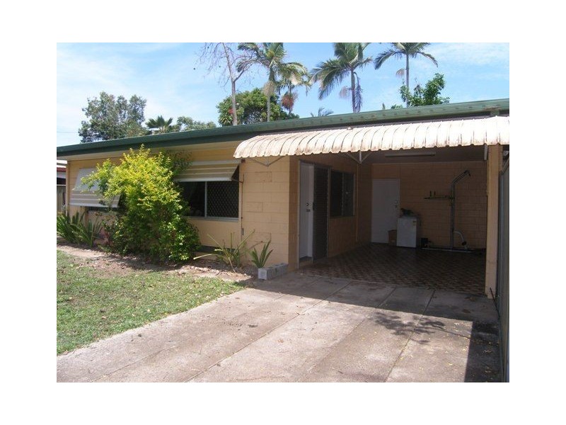 1/2 Granadilla, Holloways Beach QLD 4878