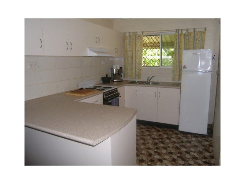 1/2 Granadilla, Holloways Beach QLD 4878