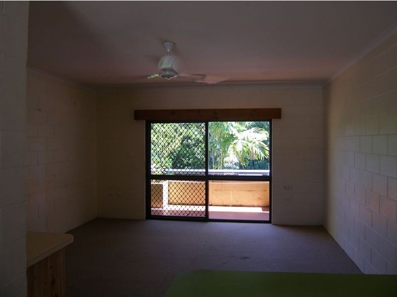 10/20 Palm, Holloways Beach QLD 4878