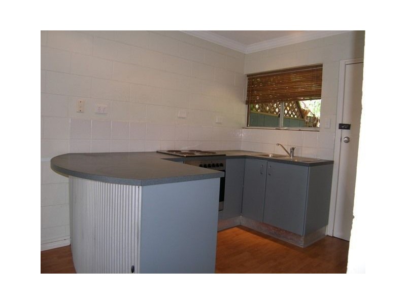 2/122 Wistaria, Holloways Beach QLD 4878