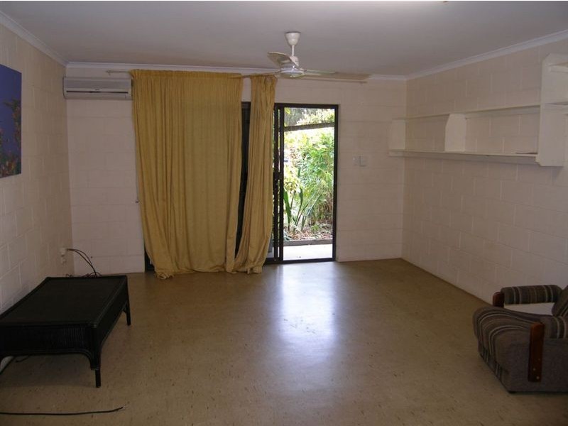 2/126 Wistaria, Holloways Beach QLD 4878