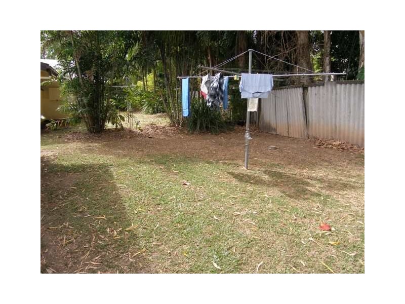 2/126 Wistaria, Holloways Beach QLD 4878
