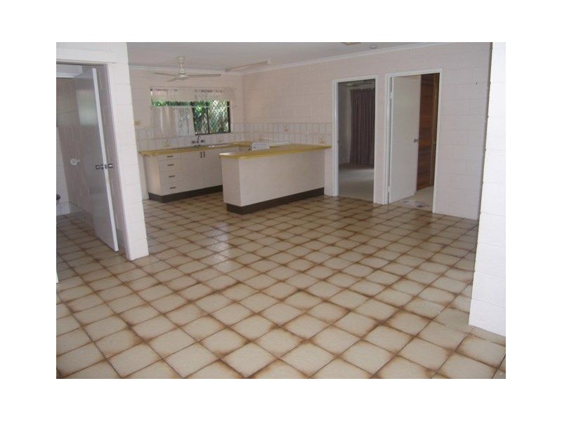 2/18 Fern, Holloways Beach QLD 4878