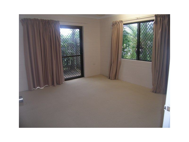 2/18 Fern, Holloways Beach QLD 4878