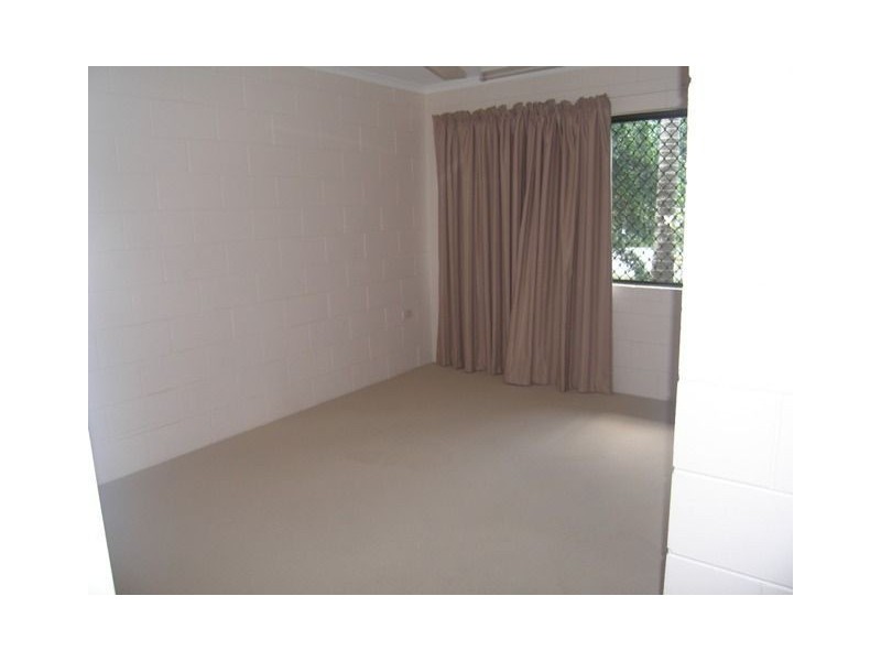 2/18 Fern, Holloways Beach QLD 4878