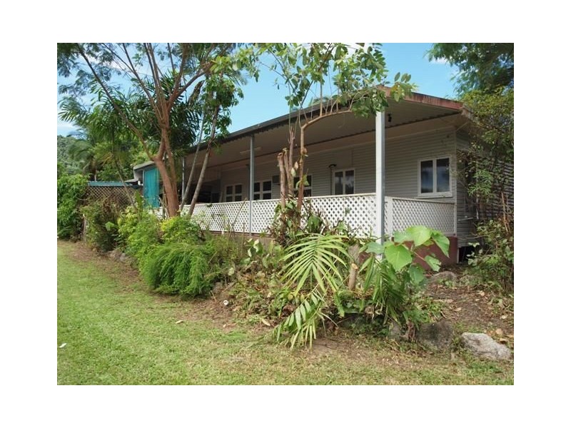 190 Greenslopes Street, Edge Hill QLD 4870