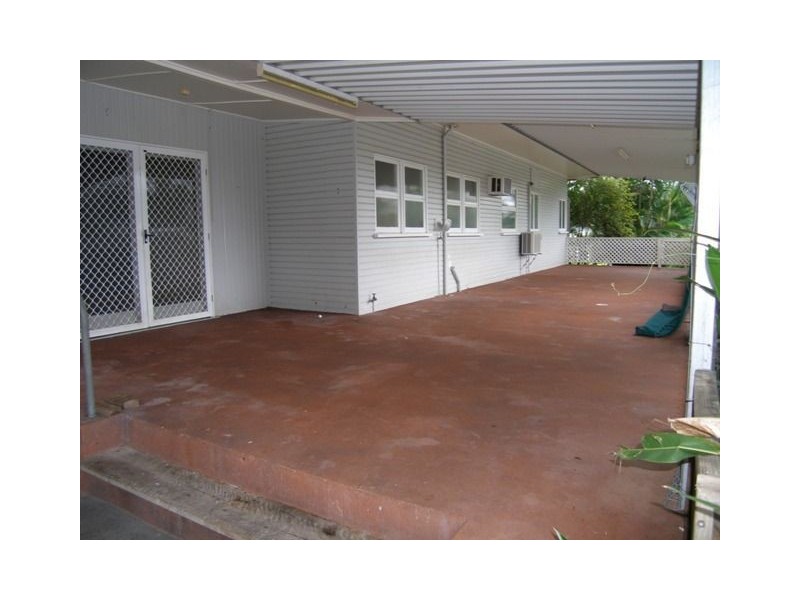 190 Greenslopes Street, Edge Hill QLD 4870