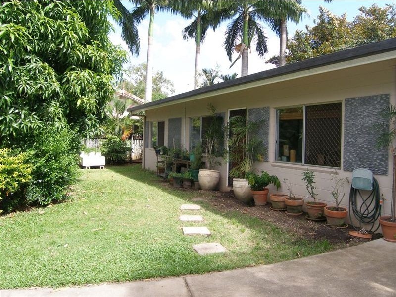 18 Cassava Street, Holloways Beach QLD 4878
