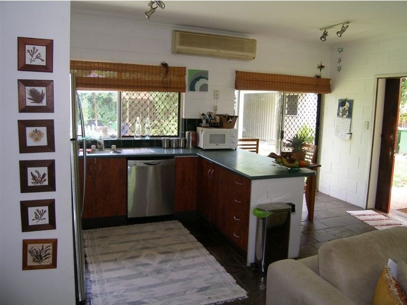 18 Cassava Street, Holloways Beach QLD 4878