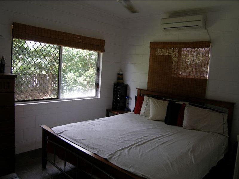 18 Cassava Street, Holloways Beach QLD 4878
