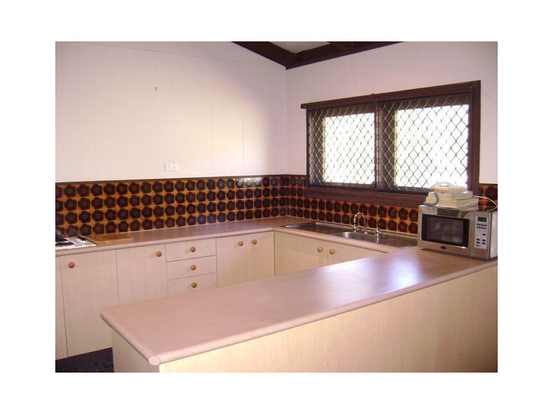 4 Hickory, Holloways Beach QLD 4878