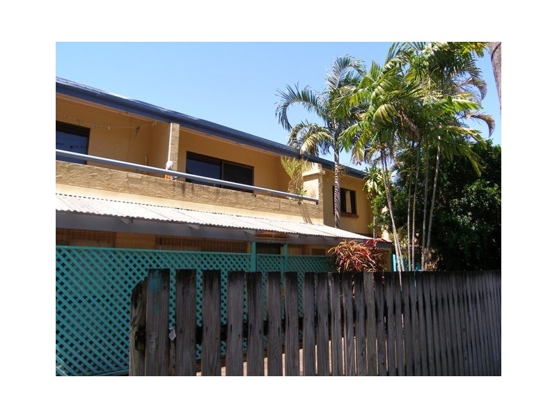 10/20-24 Palm Street, Holloways Beach QLD 4878