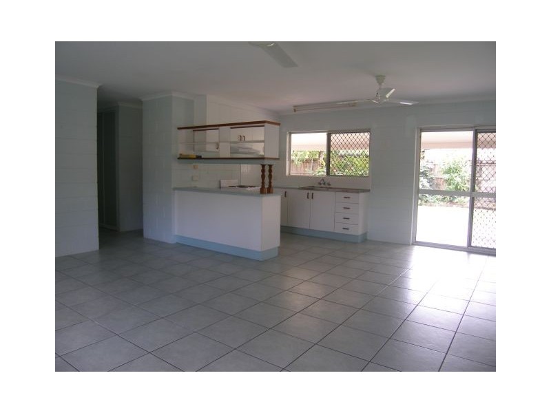 42 Oak Street, Holloways Beach QLD 4878