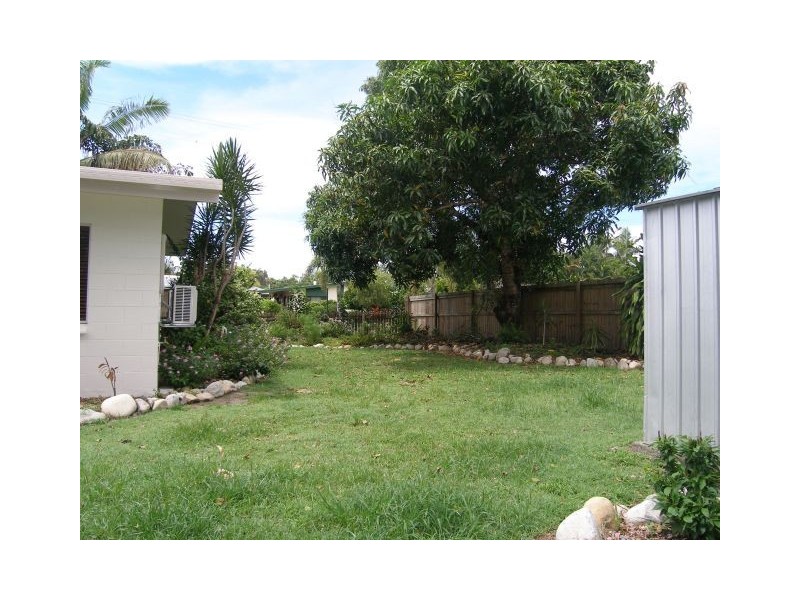 42 Oak Street, Holloways Beach QLD 4878