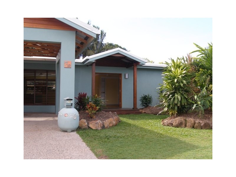 10 Mahogany Street, Holloways Beach QLD 4878
