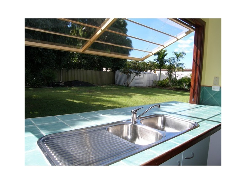 10 Mahogany Street, Holloways Beach QLD 4878
