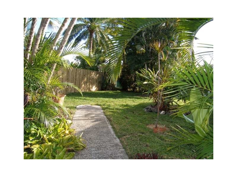 29 Oleander Street, Holloways Beach QLD 4878