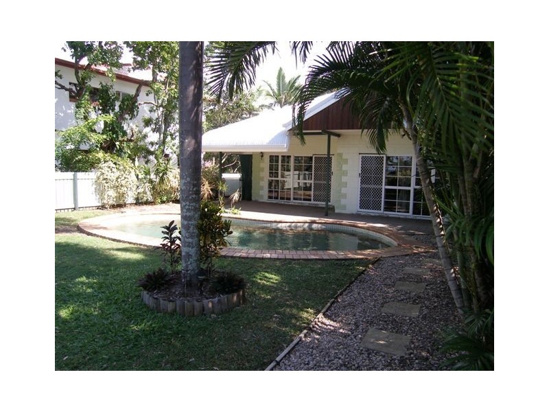 1/13 Casuarina, Holloways Beach QLD 4878