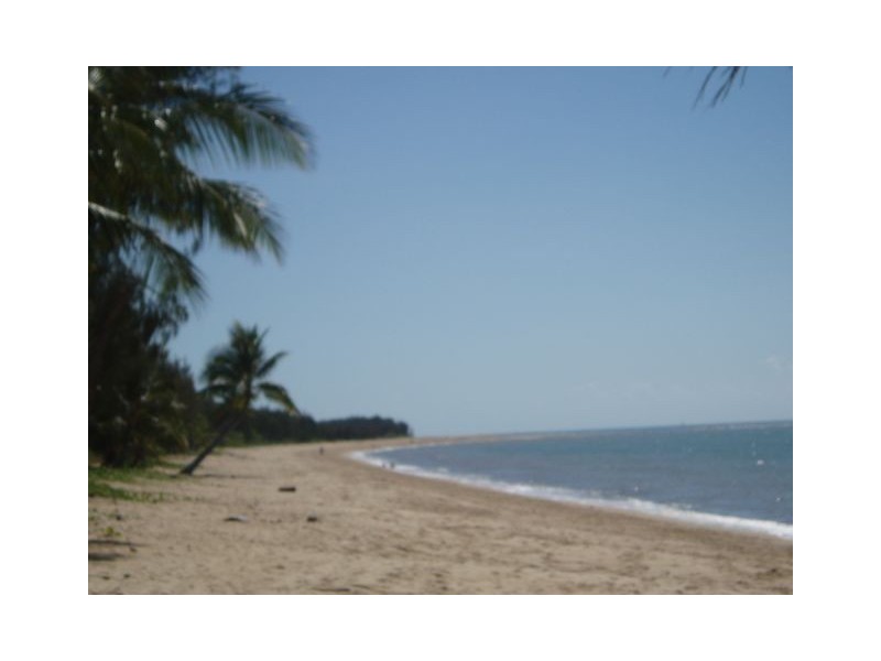 1/9 Coconut, Holloways Beach QLD 4878